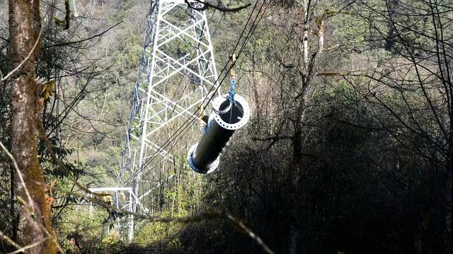 194.8米！组建四川最高输电塔  第4张