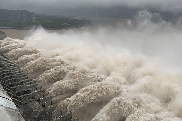 三峡大坝建成18年，当初投资的2500多亿回本了吗？寿命还有多久  第12张