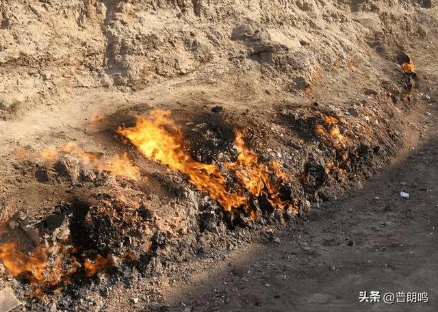 贺兰山煤层已经燃烧了300年，年净损失10亿，白烧了1亿吨煤，为什么不灭？  第8张