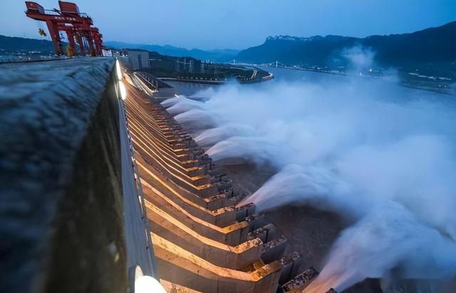 三峡大坝已经运行了20年，最初投入超过2500亿元，现在又回到原来的水平了吗？  第19张