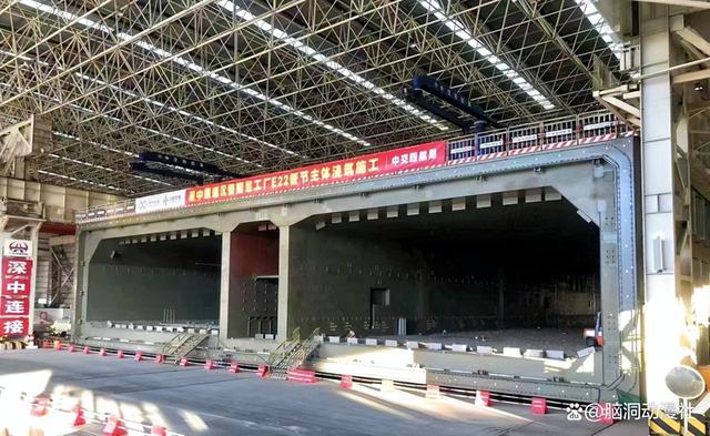 面子工程？中国花费500亿建造的深中通道，开通仅一小时就严重拥堵。  第8张