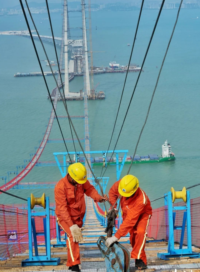 面子工程？中国花费500亿建造的深中通道，开通仅一小时就严重拥堵。  第14张