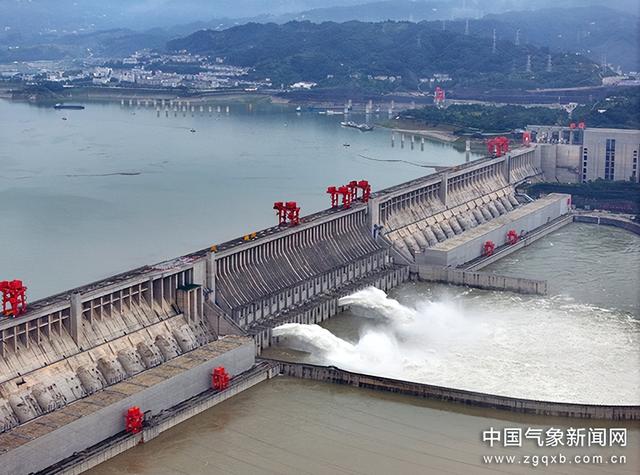 奇怪的是，三峡水库今年首次开闸泄洪！长江中下游水量过大，为什么不停止？  第8张