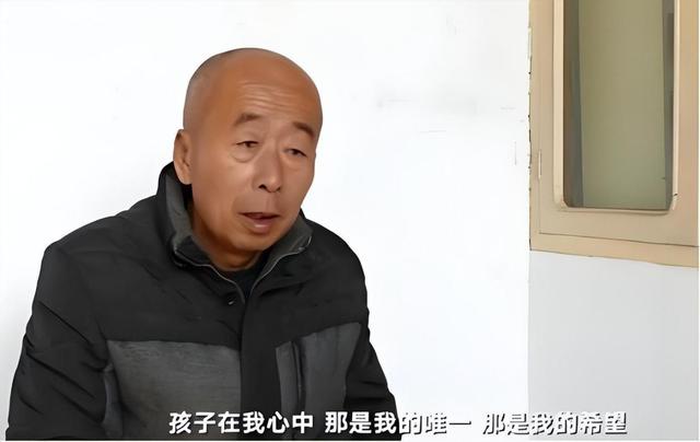 儿子在马航遇难14年，多年后父亲收到消息，坚信儿子生活在平行时空。  第11张