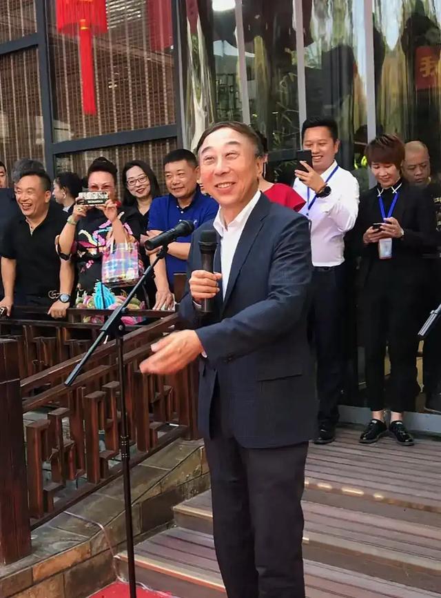 杨议说，直播带货的原因是他的博物馆每年要支付数百万美元。  第9张