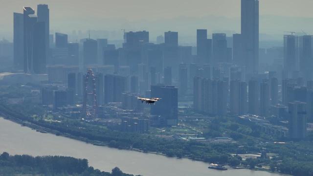 第一次跨长江飞行！ 在南京浦口试飞，吨级“空中出租车”eVTOL  第6张